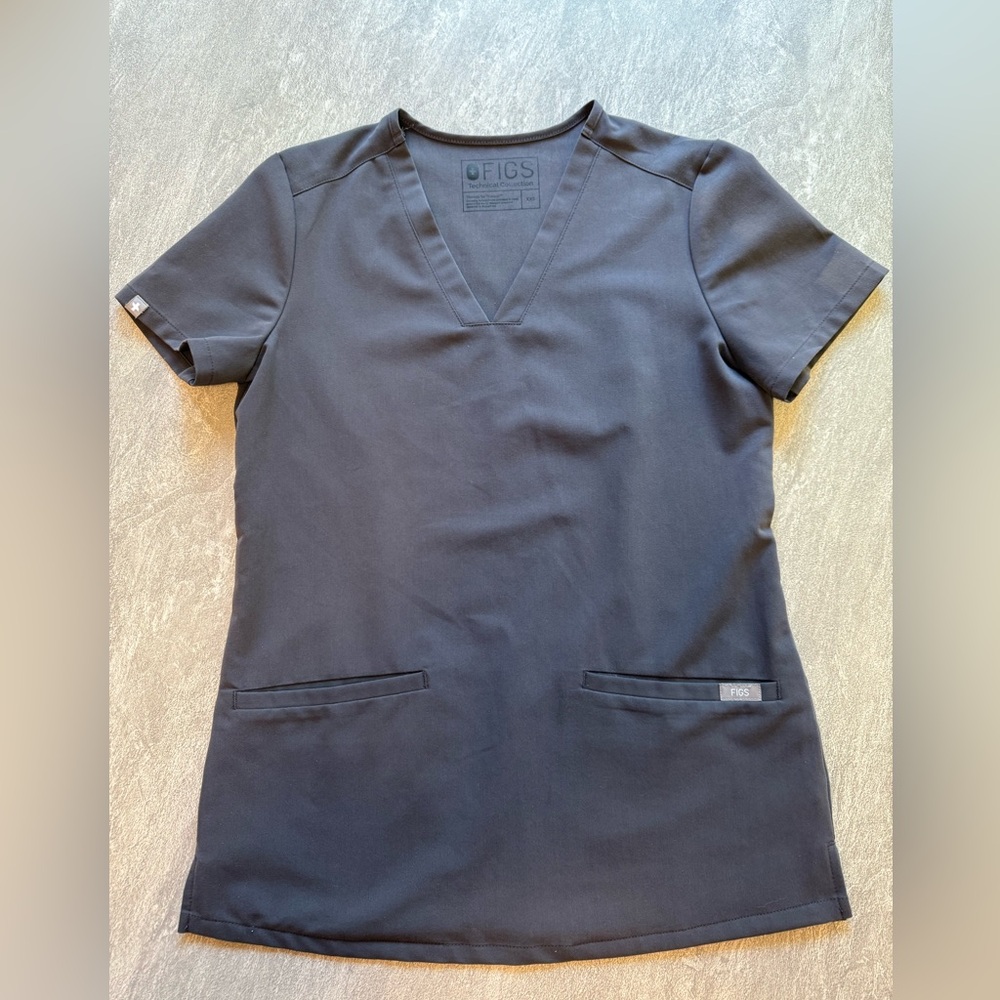 Figs Women's Charcoal Short Sleeve V-Neck Top